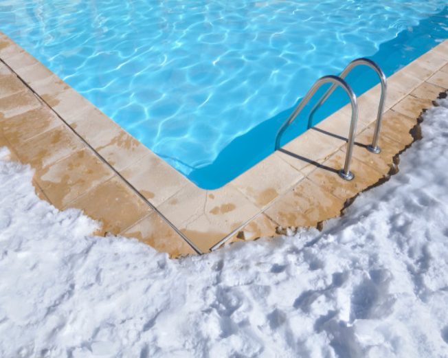 Saiba como cuidar da água da sua piscina no inverno - Faria Bombas