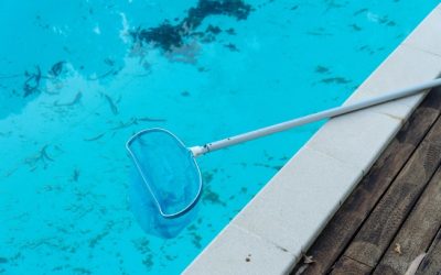 A água da piscina mal tratada pode provocar problemas para os usuários